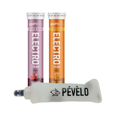 To rør med "ELECTRO TABS" i smagene Berry og Ice Tea, samt en squeeze-flaske med "PÉVÈLO".