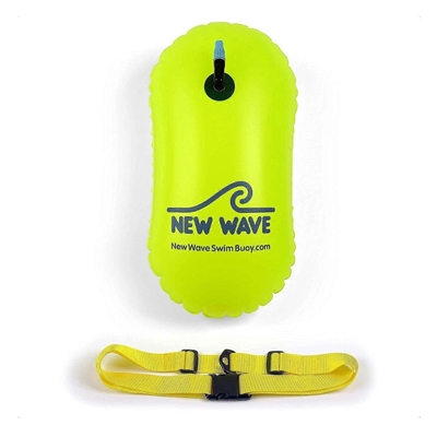 Lys gul oppustelig svømmetaske med "NEW WAVE" logo. Inkluderer en justerbar gul rem.