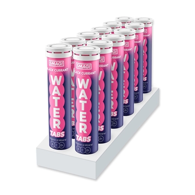 SMAG! Black Currant Water Tabs, 12 rør på hvid stand, med vitaminer A, C og Zink.