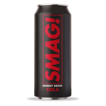 Høj dåse med sort baggrund og rød tekst, der viser "SMAG! Energy Drink Cola".